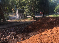 «Бюджетные деньги зарывают в землю»: депутат Кировского района указал на нарушения при сносе ветхого жилья