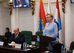 Депутаты гордумы единогласно поддержали Елену Лапушкину в голосовании на пост мэра