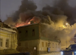 На улице Степана Разина в Самаре горел расселённый дом 