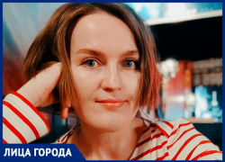 Поэтесса Ольга Дымникова рассказала, как миф превращается в инструмент, а бардовская певица – в методолога