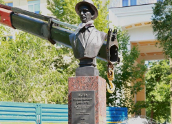 В Самаре установили памятник легендарному разведчику Рудольфу Абелю