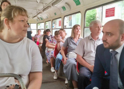 «Трамвайный парк будем обновлять!»: Вячеслав Федорищев прокатился на самарском трамвае