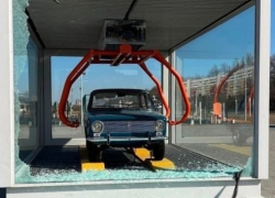 «Решил проверить антивандальное стекло»: задержан подозреваемый в вандализме в сквере Тольятти
