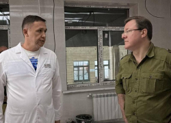 Строители из Самарской области завершают восстановление больницы города Снежное