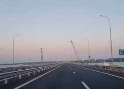 «Дорога отличная, но нет съездов!»: «первопроходцы» рассказали о поездке по новому мосту через Волгу 