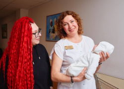 «Гордость и радость переполняет»: самарские врачи помогли стать мамой женщине с пересаженным сердцем