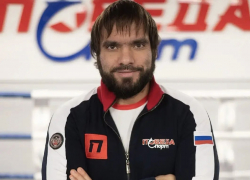«Спорт уже давно внутри политики»: профессиональный боксёр прокомментировал исключение россиян из мировых рейтингов 