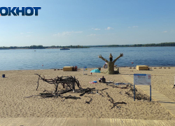 В этом году ВолгаФест объявил конкурс по архитектуре пляжных кабинок