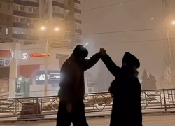 Известная певица Sia опубликовала видео самарской пары, танцующей под снегом