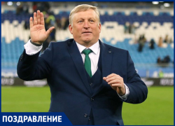 Сегодня День рождения празднует главный тренер «Крыльев Советов» Игорь Осинькин