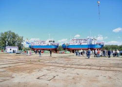 В Самаре торжественно спустили на воду два судна новой серии «Нефтефлота