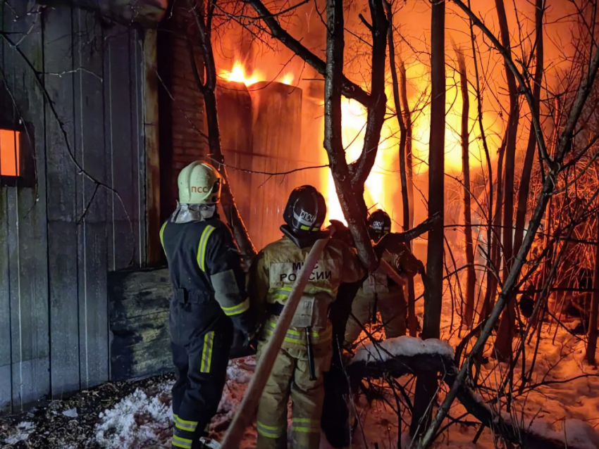 В Самаре в посёлке Зубчаниновка ликвидировали крупный пожар