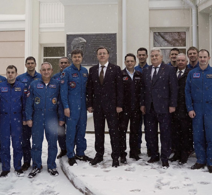 Дмитрий Азаров провёл встречу с отрядом космонавтов