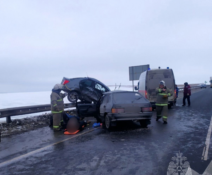 Водитель погиб, а ребёнок в больнице: в ДТП под Самарой есть ещё пострадавшие