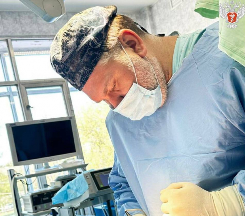 Вернули возможность ходить: самарские врачи провели подростку операцию при компрессионном переломе позвоночника