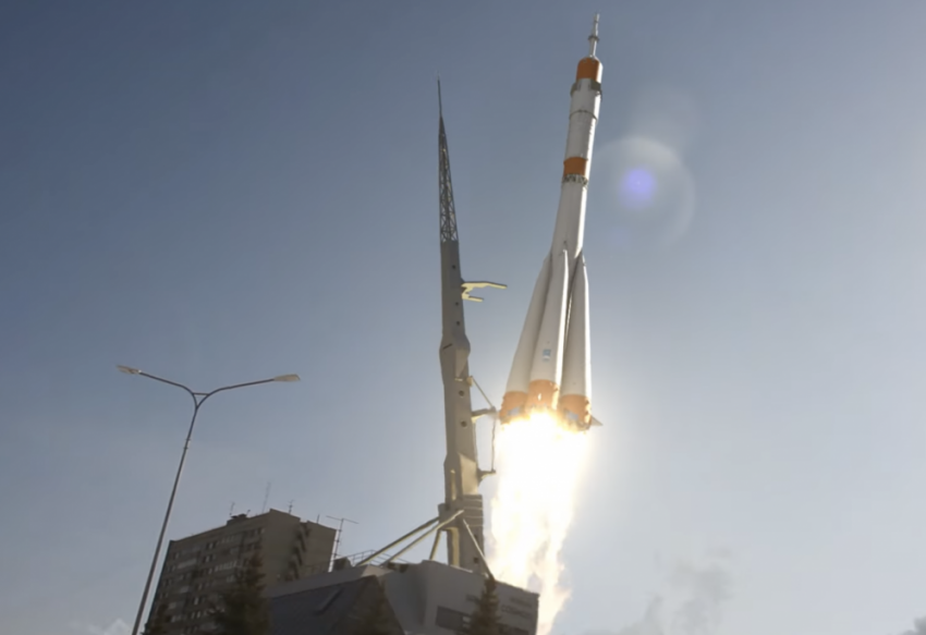 Ракета-носитель «Союз» «стартовала» в космос с проспекта Ленина в Самаре