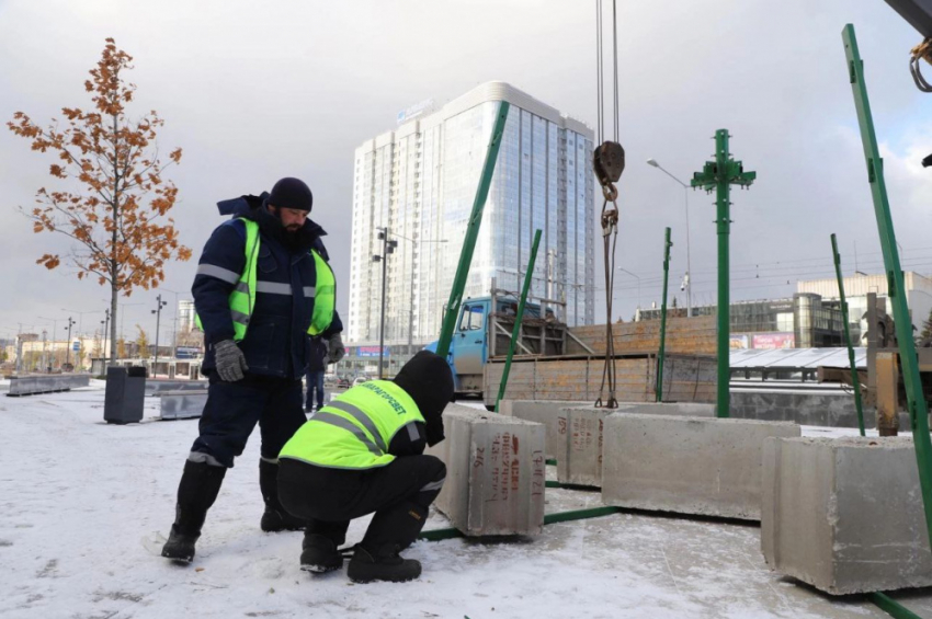 Без дополнительных трат: Самару начали украшать к Новому году