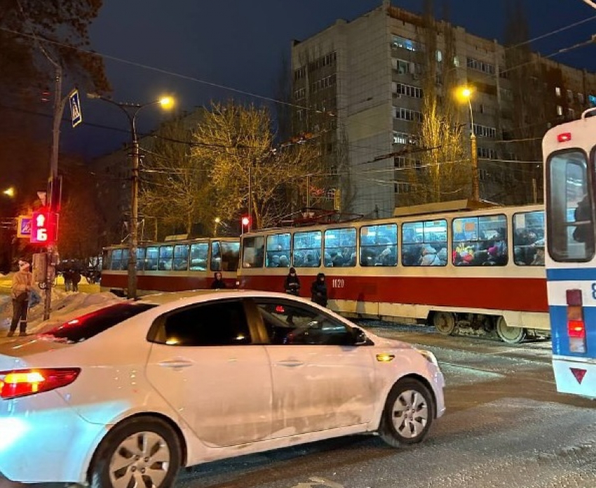 Один вагон в час пик: 19 января произошёл сбой в работе трамваев