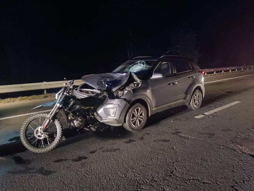 В Волжском районе пьяный водитель Hyundai Creta врезался в подростков на мотоцикле