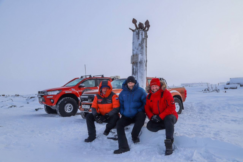 Чай из айсберга и встреча с королём Арктики: самарский путешественник первым проехал на авто все крайние точки России