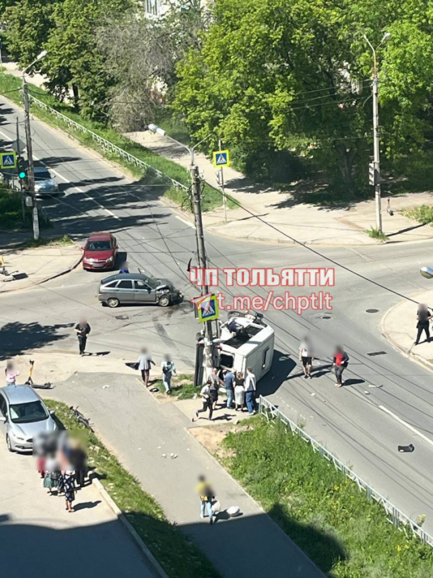Два человека пострадали в ДТП с маршруткой в Тольятти 