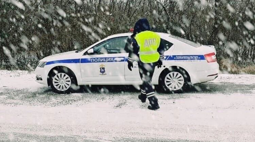 В Самарской области разбушевалась метель: участки трассы М5 закрыли для всех видов транспорта