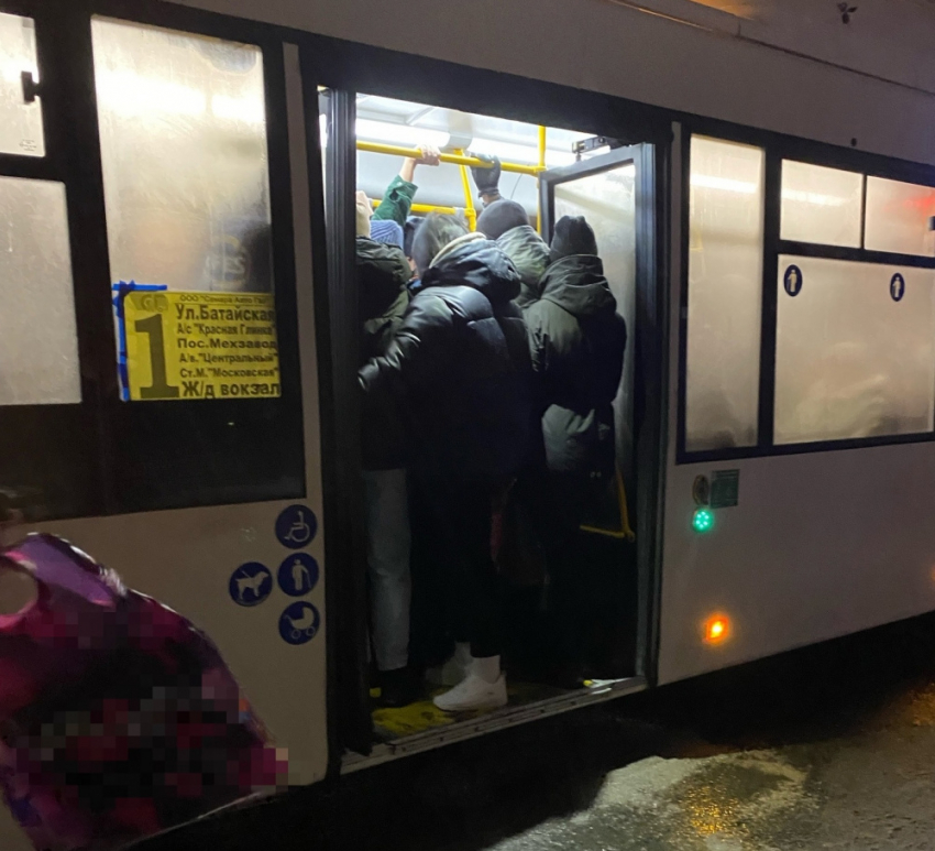 «Ни порядка, ни комфорта»: в холода и снегопад в Самаре обострилась ситуация с общественным транспортом