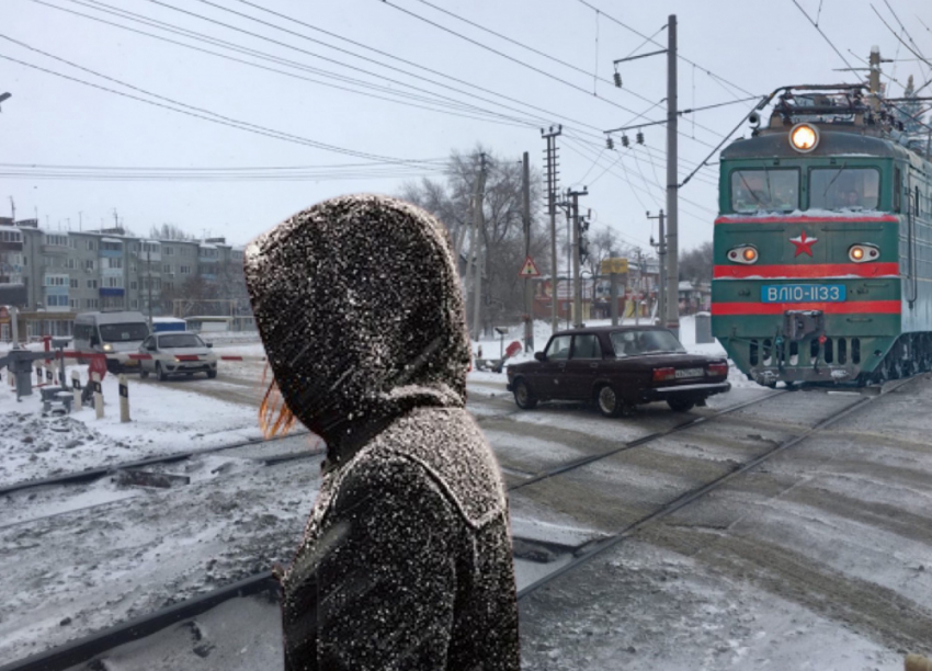 "В последнее мгновение успел оттолкнуть ребёнка в сторону": подробности ЧП на железной дороге в Самарской области