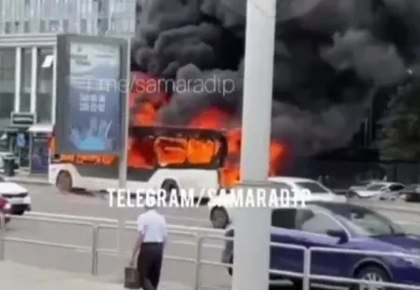 В Самаре сгорел автобус №91: подробности от МЧС