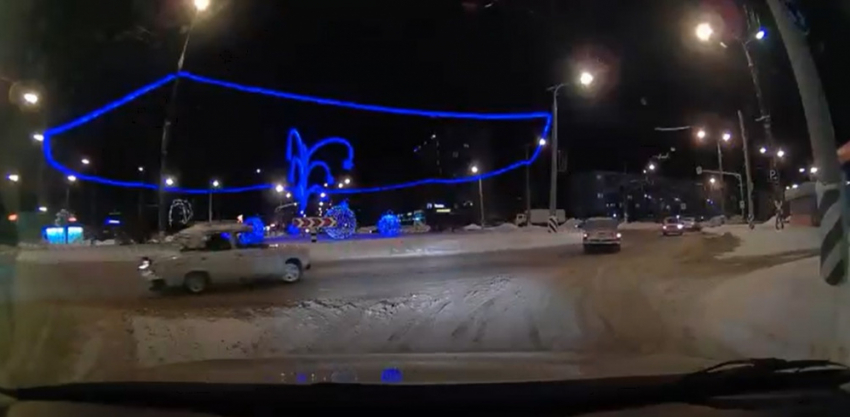 Новогодний дрифт: автохулиганы устроили гонки в Тольятти