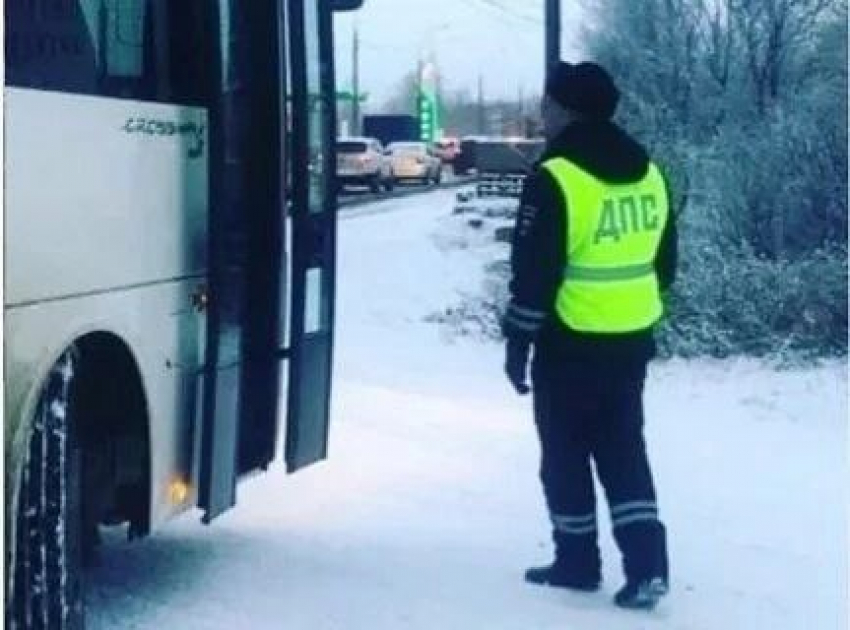 В Самарской области из-за ухудшения погодных условий запретили движение междугородних автобусов и фур
