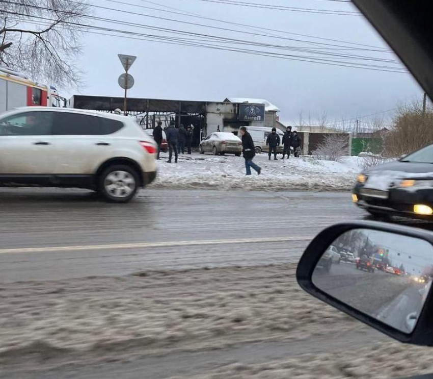 Методы уборки и ухода за большими зеркалами и стеклами