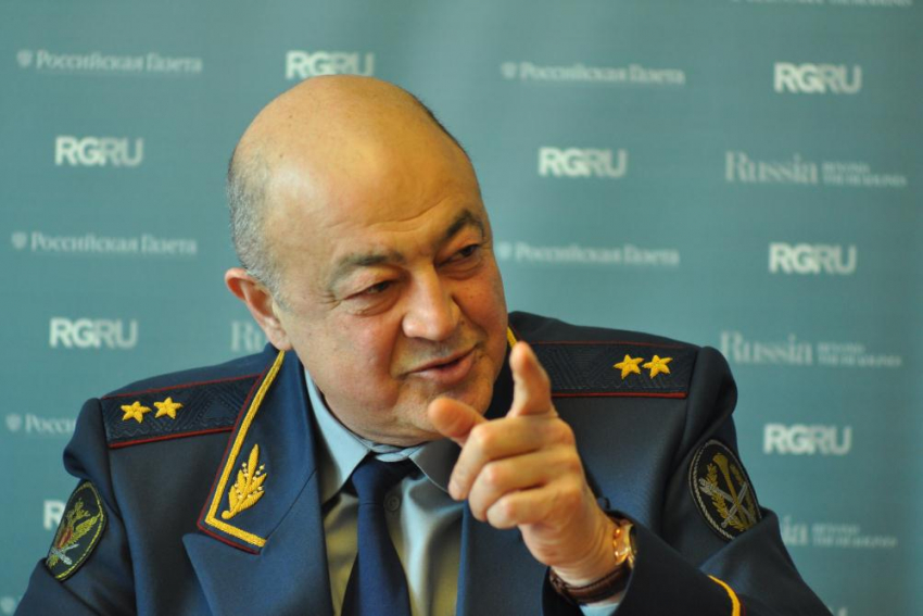 «Хозяин» стал пенсионером: начальник ФСИН по Самарской области Рамиз Алмазов окончательно покинул службу 