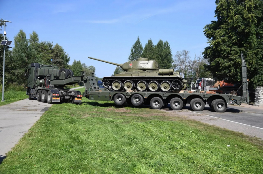 Власти Эстонии не согласились обменять награды самарского коллекционера на танк Т-34
