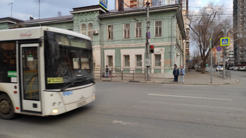 На перевозки по шести самарским маршрутам за 2 года потратят почти миллиард рублей