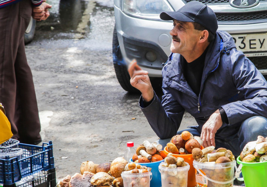 В Самаре незаконные торговцы на рынке за день «отбивают» все штрафы
