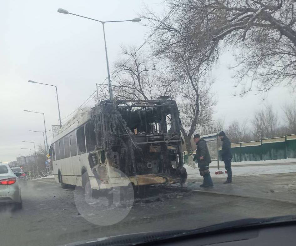 «Устанавливаются причины»: в мэрии Самары прокомментировали возгорание автобуса №50