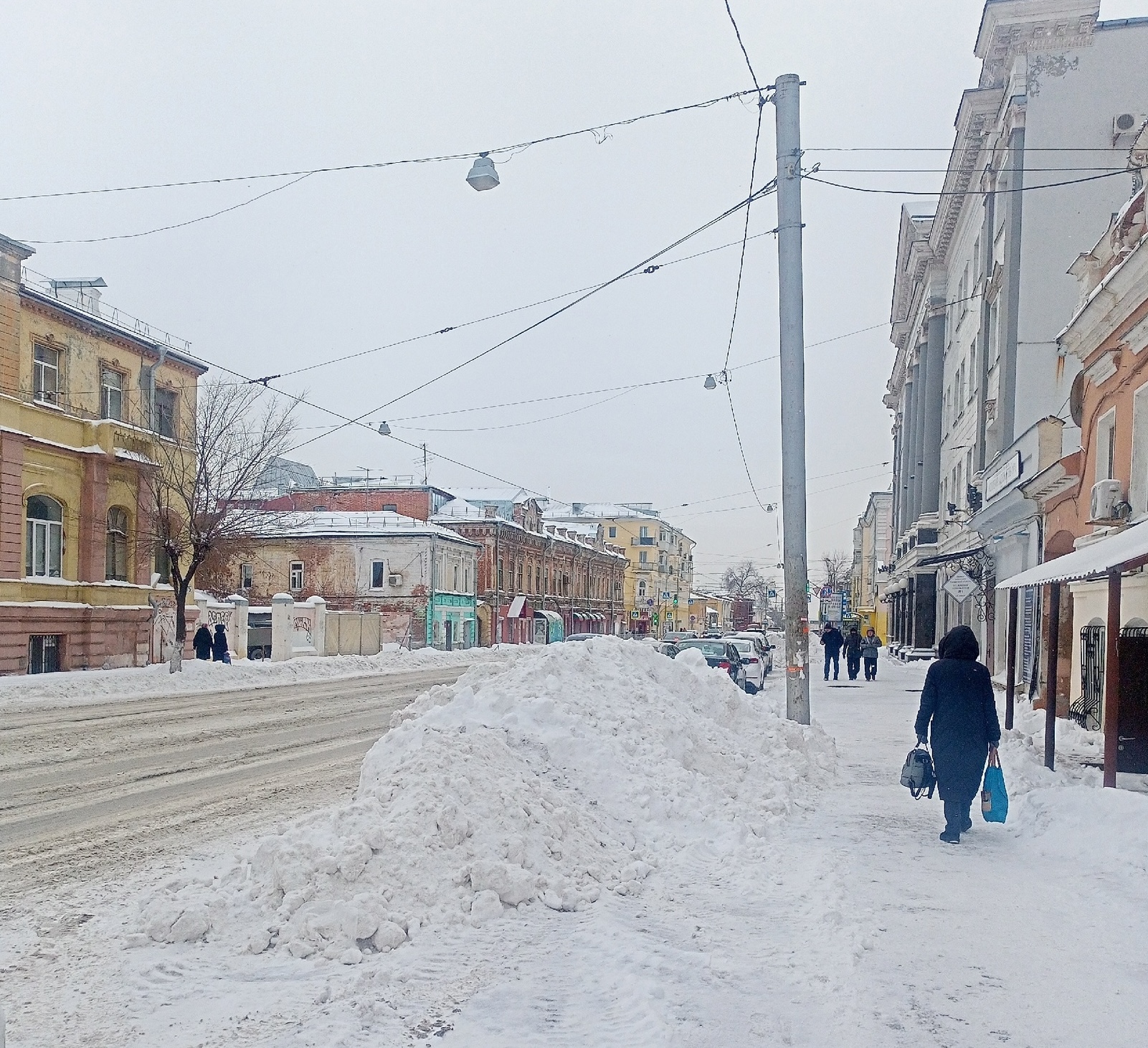 Самарцы жалуются на плохую уборку снега, а мэрия наращивает темпы вывоза  снежных масс