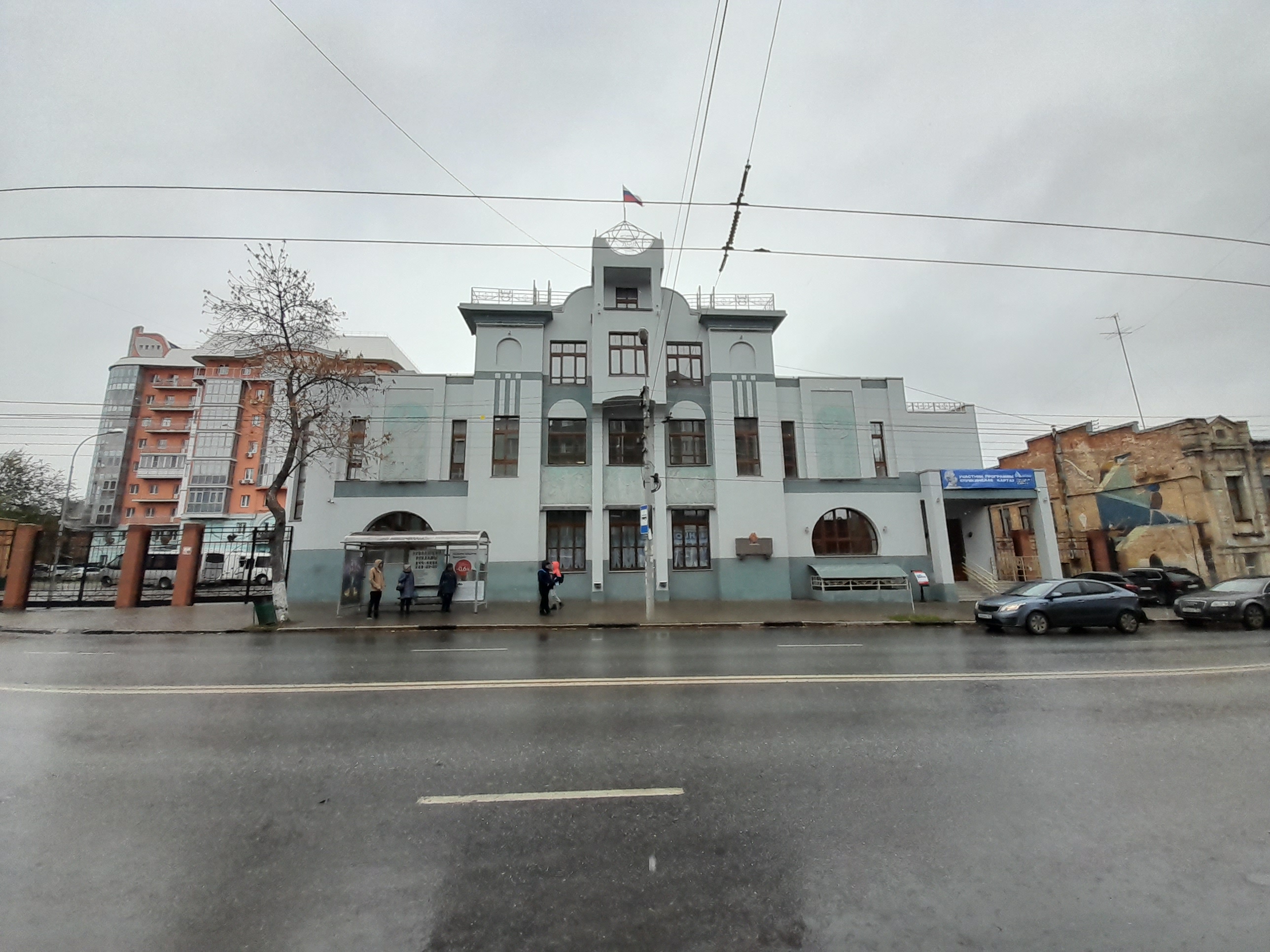 Аквариум» пошёл трещинами: в Самаре миллиардная реконструкция здания театра  кукол не продержалась и двух лет