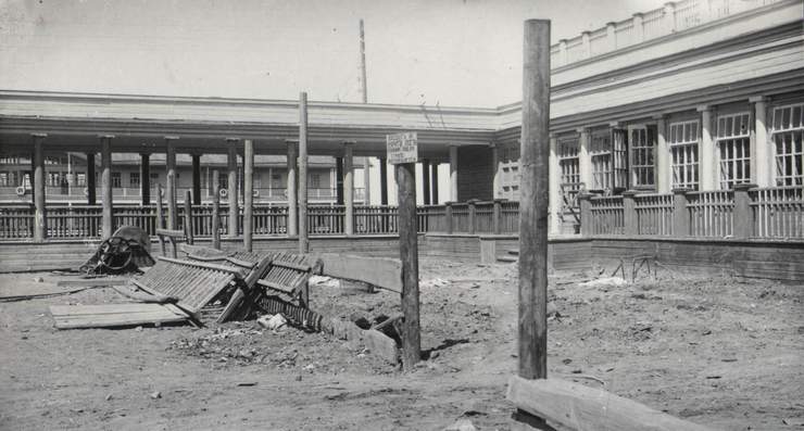 Бичуров 1935 строительство реч вокзала.jpg